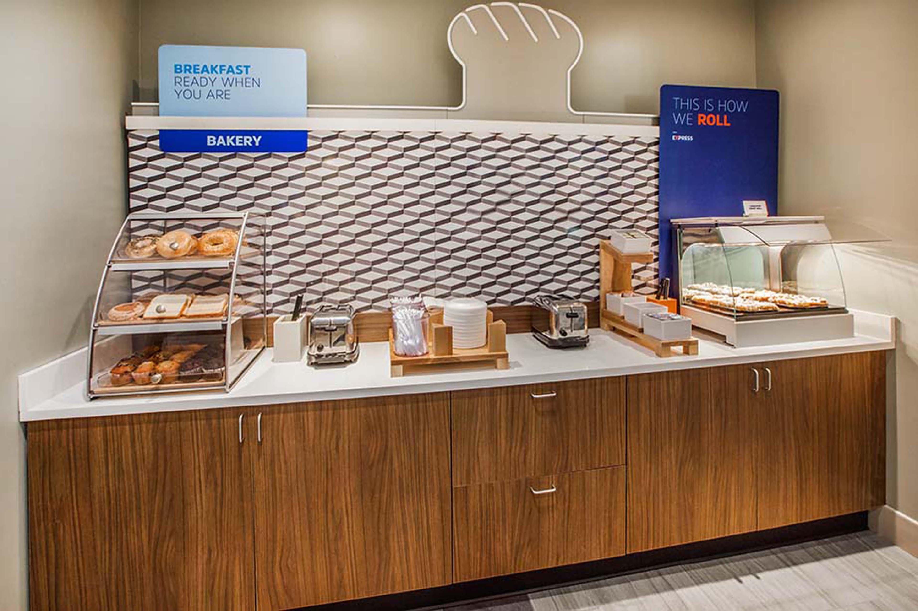Holiday Inn Express Poughkeepsie By Ihg Екстер'єр фото