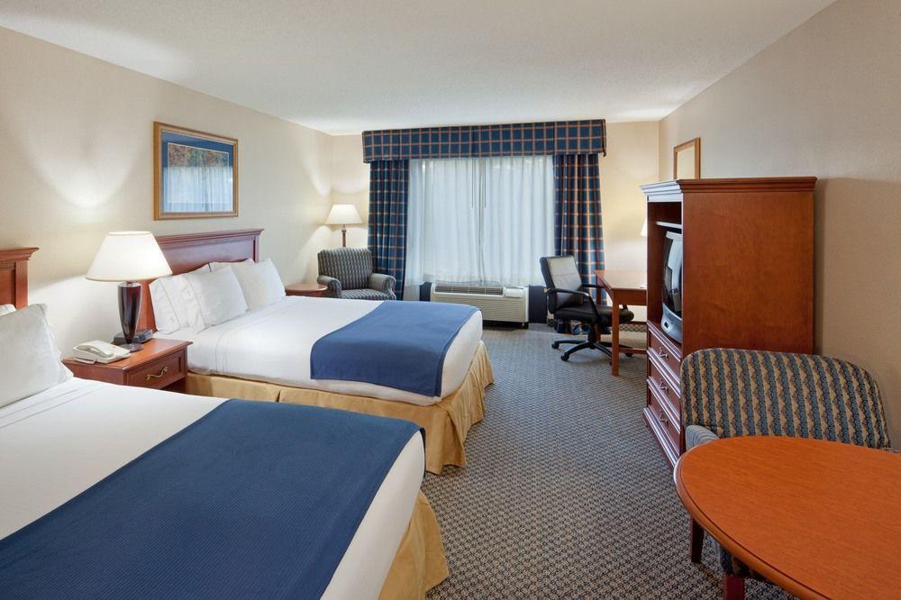 Holiday Inn Express Poughkeepsie By Ihg Екстер'єр фото