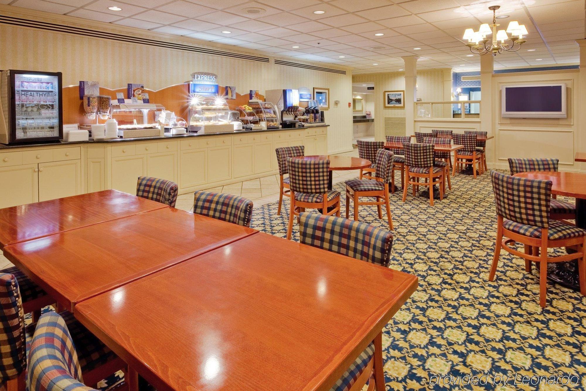Holiday Inn Express Poughkeepsie By Ihg Екстер'єр фото