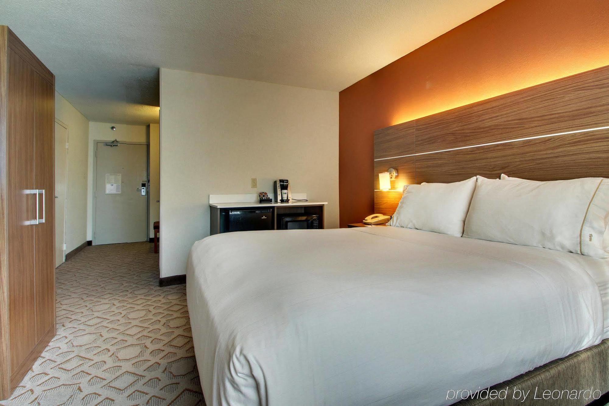 Holiday Inn Express Poughkeepsie By Ihg Екстер'єр фото