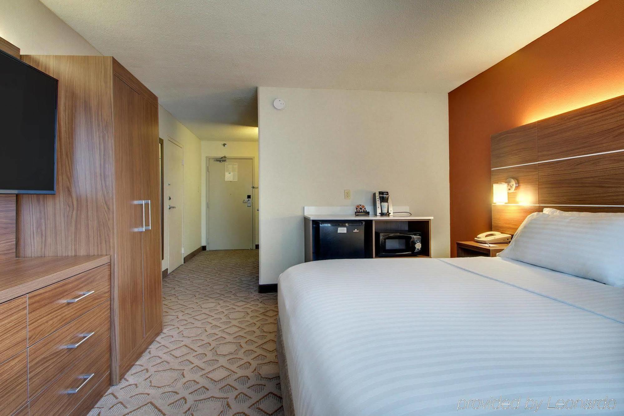 Holiday Inn Express Poughkeepsie By Ihg Екстер'єр фото
