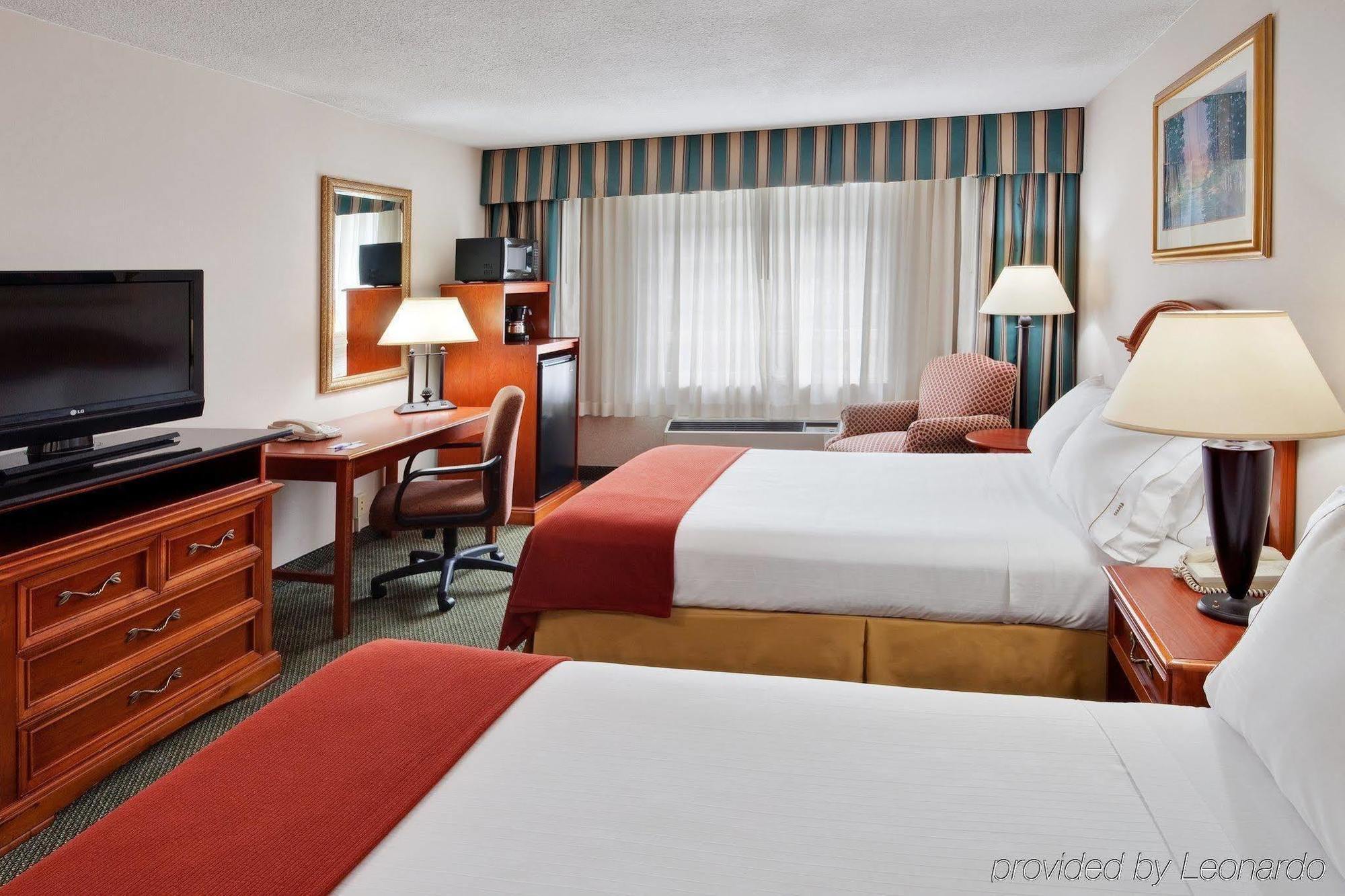 Holiday Inn Express Poughkeepsie By Ihg Екстер'єр фото