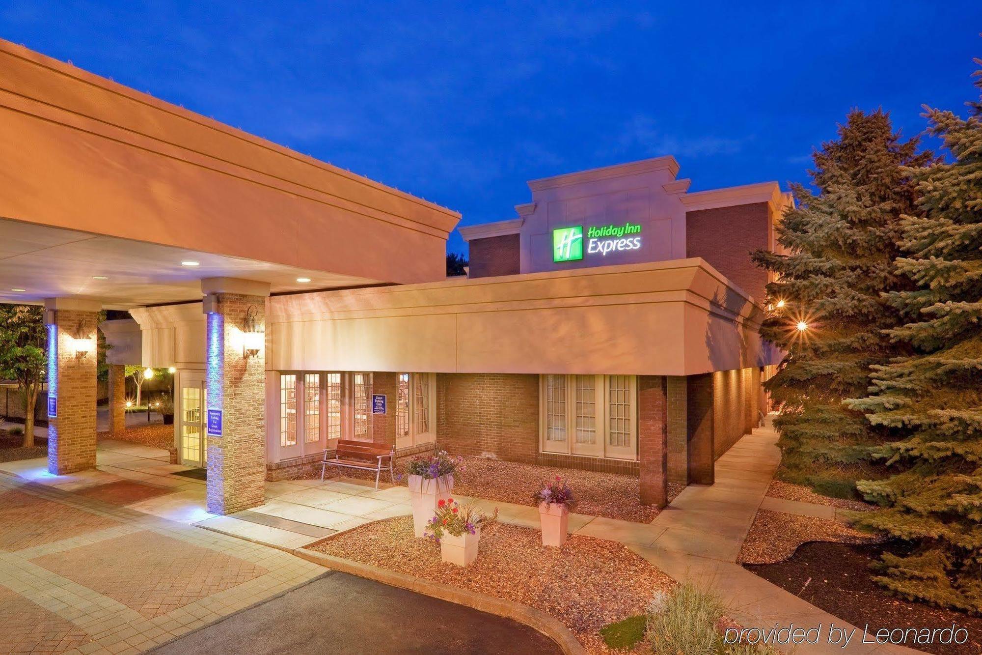 Holiday Inn Express Poughkeepsie By Ihg Екстер'єр фото